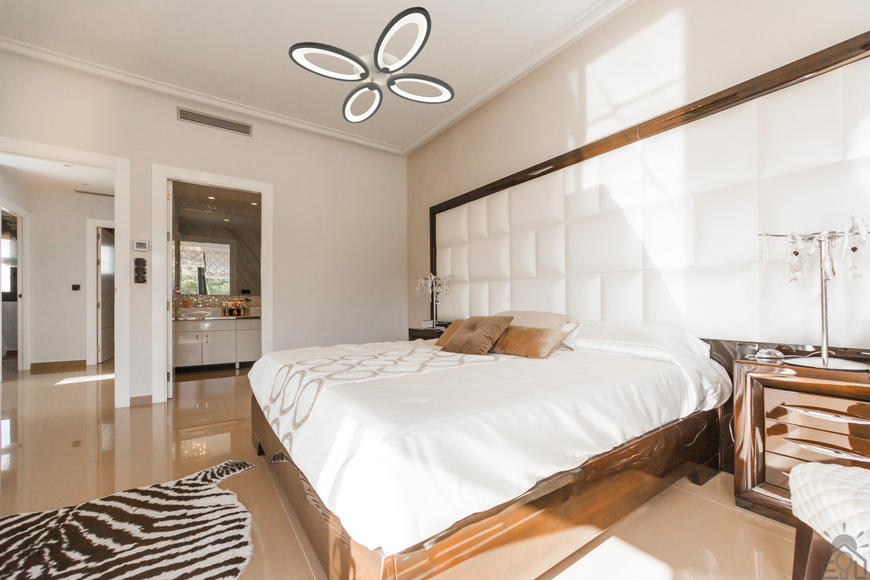 Керована світлодіодна люстра ROOM 60W 4OV-APP-410х410х65-WHITE/WHITE-220-IP20 10003 фото